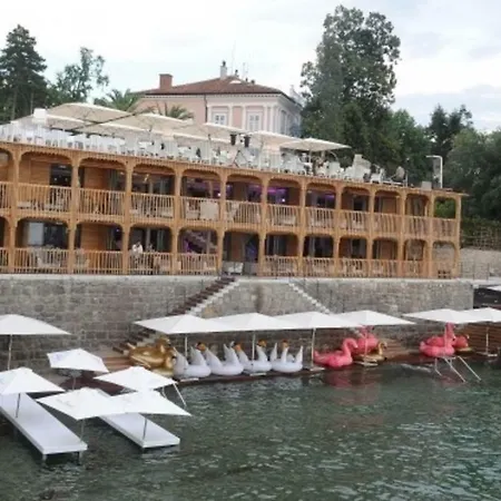 Pelda Apartment, Sea View, Parking, Pet Friendly Apartment *