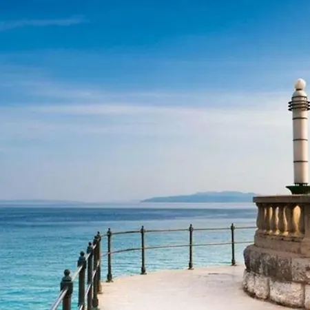 Pelda Apartment, Sea View, Parking, Pet Friendly Apartment
